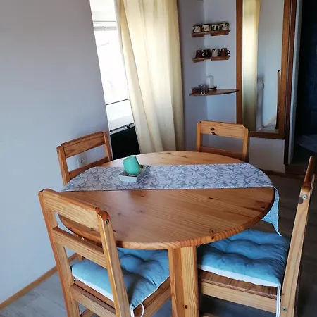 Apartman Ustrine