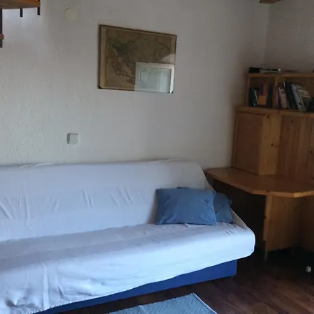 Apartment Apartman Ustrine *