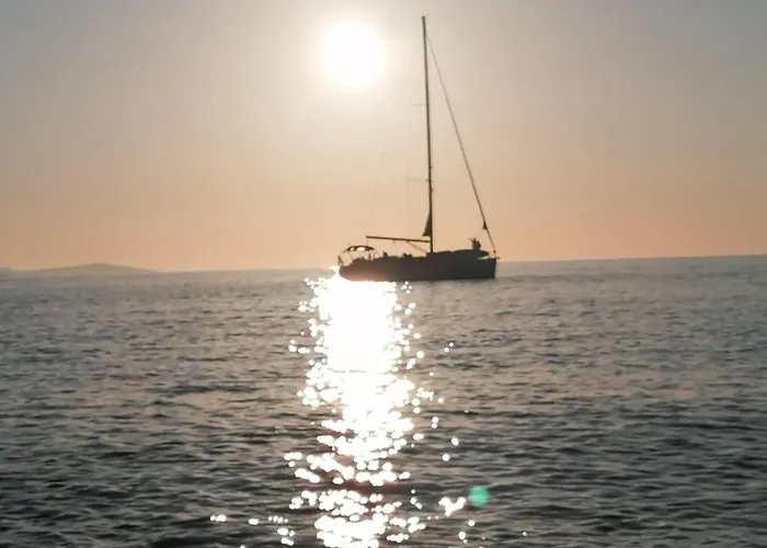 公寓 Apartman Ustrine Ustrine