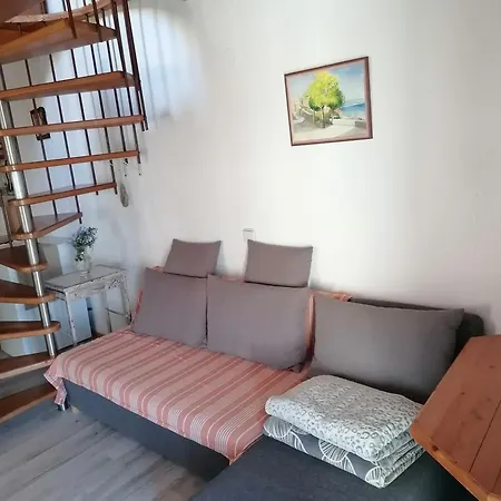 Apartman Ustrine Ustrine